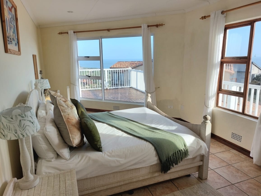 6 Bedroom Property for Sale in Cola Beach Western Cape
